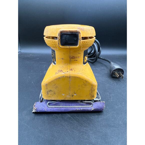 DEWALT DW411 120V Corded Palm Grip Sander - tested and working - Picture 5 of 8